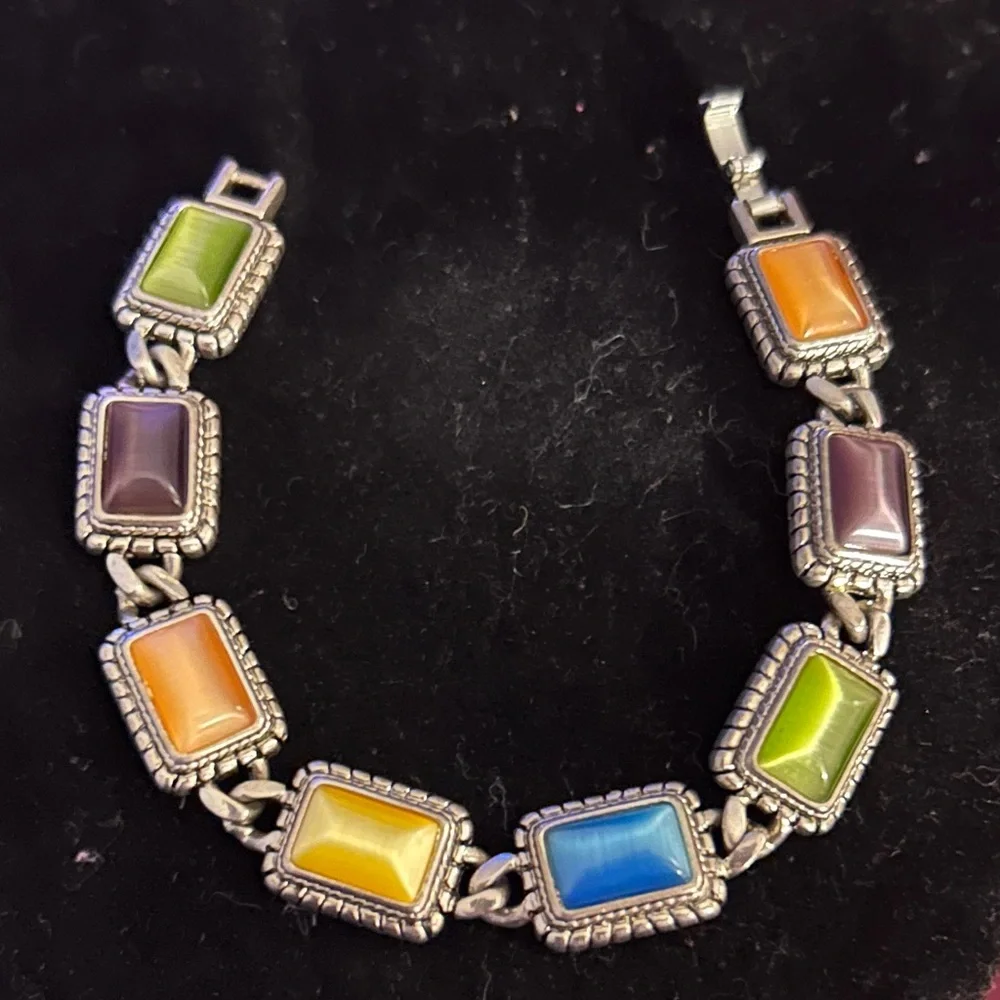 Vintage Moonstone Premier Designs Bracelet. - Picture 2 of 5